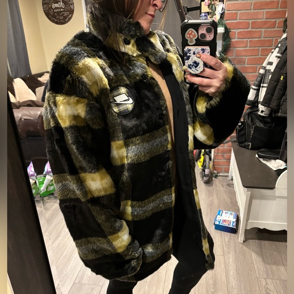 Nike Plaid Fuzzy Jacket - Picture 6 of 6